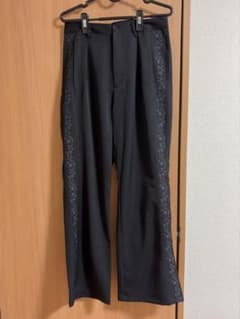 kutir ブラック フレアパンツ Mサイズのサムネイル
