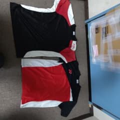 YONEX スポーツ Tシャツ Mサイズ 黒赤のサムネイル