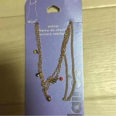 足首につけるアクセサリーのサムネイル