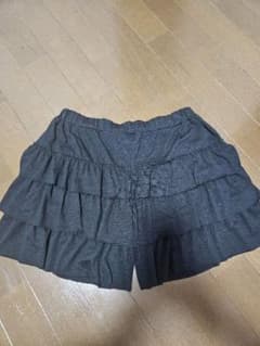 ブラック フリル ショートパンツのサムネイル