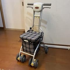 美品　SUNFEEL シルバーカー ショッピング　座面付 折りたたみ チェック 美品 SUNFEEL シルバーカー ショッピング 座面付 折りたたみ チェック
