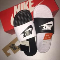 黒白 希少 26 27 28 29 NIKE BENASSI MISMATCHのサムネイル