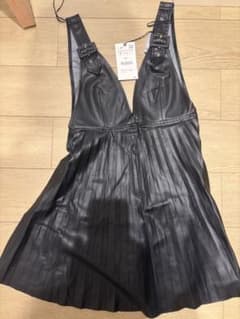 ZARA フェイクレザー プリーツ キャミワンピース Sのサムネイル