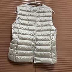 UNIQLO グレー ライトダウン Mサイズのサムネイル