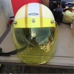 バイクのヘルメットのサムネイル