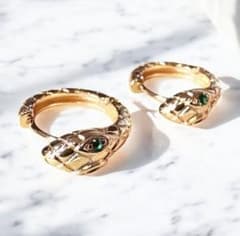 蛇　フープ　リング　ピアス　クール　ユニセックス　セクシー　スネイク　コブラのサムネイル