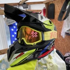 fox オフヘル モトクロスヘルメットのサムネイル
