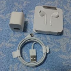 iPhone  純正付属品 3点セットのサムネイル