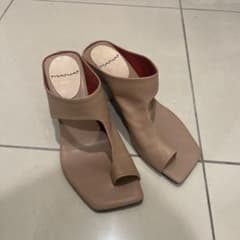 【美品】MANA ベージュサンダルのサムネイル
