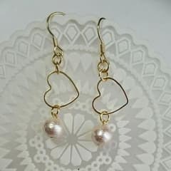 ハートとコットンパールのピアス♡のサムネイル