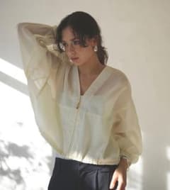 【未使用タグ付】clore+　Airy Soft-Sheer Blouson 未使用タグ付】clore+ Airy Soft-Sheer Blouson - メルカリ