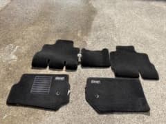 【純正】JEEP　ラングラー　JK　フロアマットのサムネイル