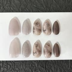 ネイルチップ ショートアーモンド ブラウン ニュアンス ラメのサムネイル