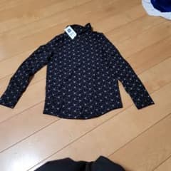 新品　GAP　120センチ長袖Tシャツのサムネイル