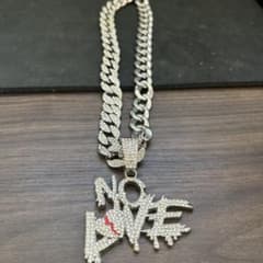NO LOVE ペンダント ネックレス シルバーカラーのサムネイル