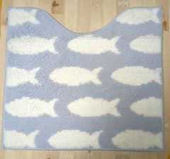トイレマット【お魚柄】★新品未使用品★55×60cmのサムネイル