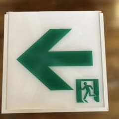 非常口案内看板のサムネイル