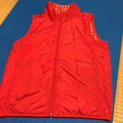 UNIQLO リバーシブル　フリース ベスト　140サイズのサムネイル