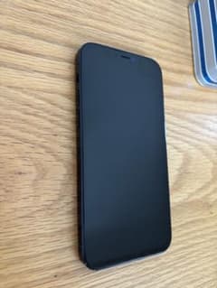 Apple iPhone 12 256GB ブラック 本体のサムネイル