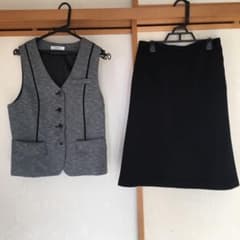 ここはな3様専用　　事務服　秋冬用　美品　ベストスーツ　サイズ11号　Lサイズのサムネイル