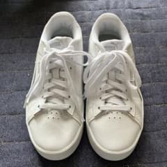 puma 白スニーカー23㎝のサムネイル