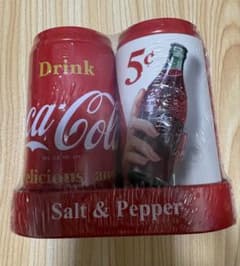 レア！海外製品　コカコーラ　ソルト&ペッパー入れのサムネイル