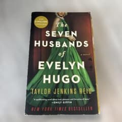 The Seven Husbands of Evelyn Hugo 洋書のサムネイル