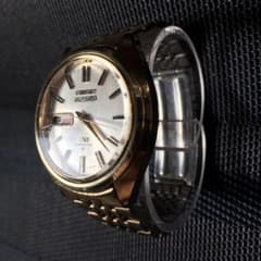 SEIKO5ACTUS 自動巻き　ゴールド　昭和のサムネイル