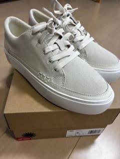 UGG ベージュ スエード スニーカーのサムネイル