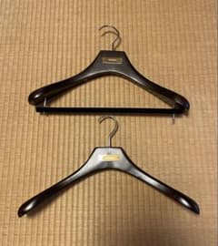 トムフォード 木製ハンガー 2本セットのサムネイル