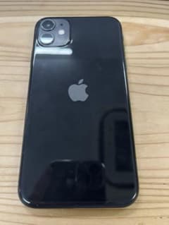 iPhone 11 ブラック 128 GB Softbankのサムネイル