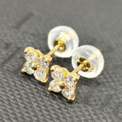 27377✨ララ・クリスティ K18 ゴールド 金 両耳 ピアス 箱付き 27377✨ララ・クリスティ K18 ゴールド 金 両耳 ピアス 箱付き - メルカリ