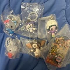 ガチャガチャ めじるしアクセサリーたまごっちサンリオのサムネイル