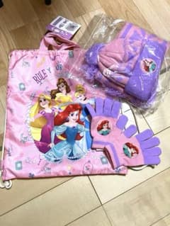 ディズニープリンセス あったか4点セット　ニット帽　マフラー　手袋　ナップサックのサムネイル