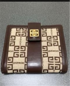 【gomamin様専用】ジバンシー 折財布のサムネイル