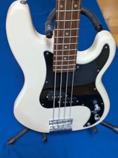 Legend エレキベース プレシジョンベースタイプ ホワイト - メルカリ