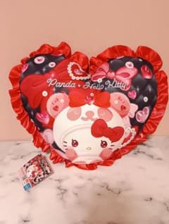 サンリオ♡パンダ ハローキティ キラもこリボンBIGクッション 赤ハート