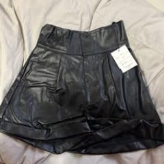 フェイクレザー ショートパンツ ブラック Mサイズ tu88のサムネイル