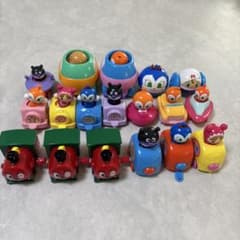 アンパンマン カプセルトイ 乗り物フィギュア 16点セットのサムネイル