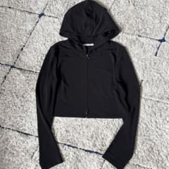 【42サイズ✨】フォクシー　Lady Parka レディパーカー　ブラック 42サイズ✨】フォクシー Lady Parka レディパーカー ブラック - メルカリ