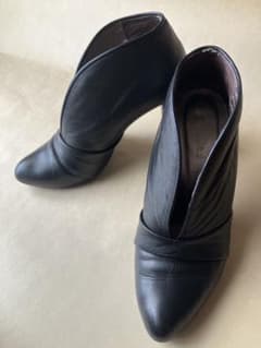 carino デザインパンプス 黒 23.5 レザー ヒールのサムネイル