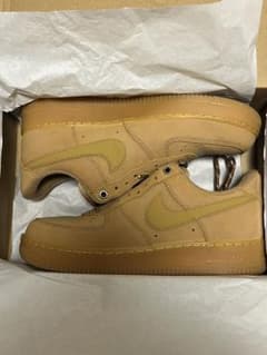 Nike Air Force 1のサムネイル
