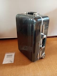 ZERO HALLIBURTON ゼロハリバートン 2輪キャリーケース 中古品 - メルカリ