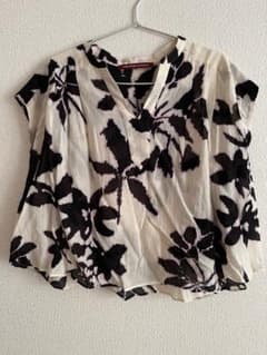 【美品】COMPTOIR DES COTONNIERS スキッパーブラウスのサムネイル