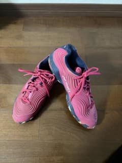 YONEX テニスシューズ ピンク レディースのサムネイル