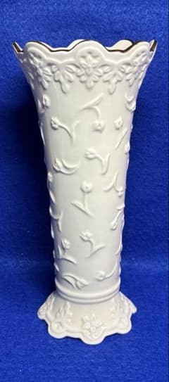 極美品】LENOX レノックス 花瓶 フラワーベース 金彩 アイボリー 磁器