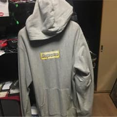 supremeパーカーのサムネイル