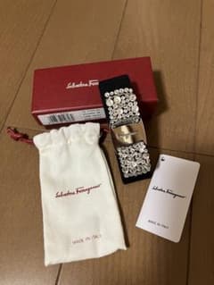 Salvatore Ferragamo ヘアバレッタ ブラック　ビジュー　箱あり Salvatore Ferragamo ヘアバレッタ ブラック ビジュー 箱あり - メルカリ