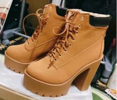 スニーカーブーツ【新品未使用品】のサムネイル