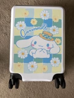 1番くじ　サンリオ　シナモロール　スーツケースのサムネイル